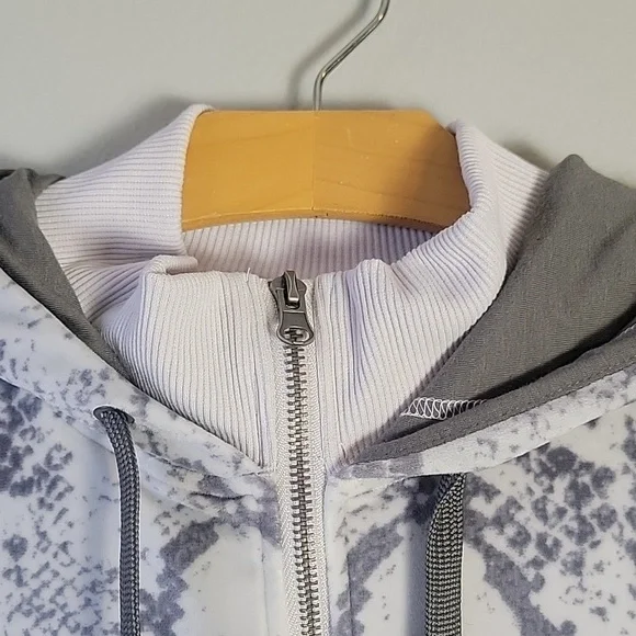 Cozy soft snakeskin lounge set - Picture 4 of 13